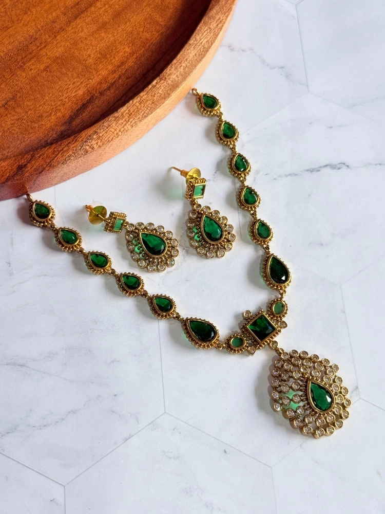 green-ad-necklace-set