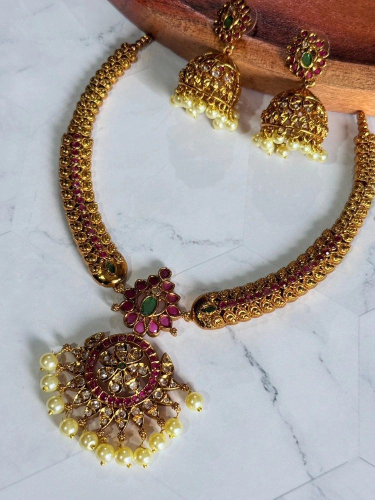 hasli-style-temple-necklace-set