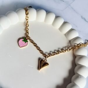 cute strawberry bracelet cute-strawberry-bracelet