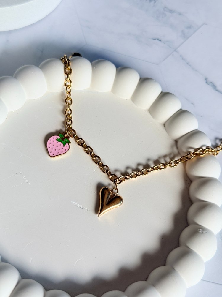 cute-strawberry-bracelet