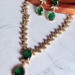 green-pendant-ad-necklace-set