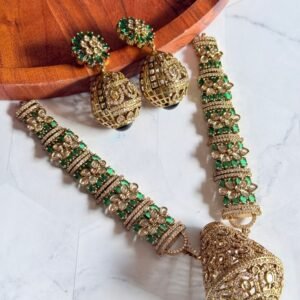 green-stone-necklace-set