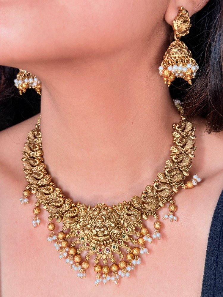 lakshmi-traditional-choker-set