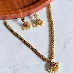 sleek-green-red-necklace-set