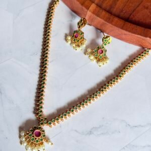 sleek-stone-temple-necklace-set