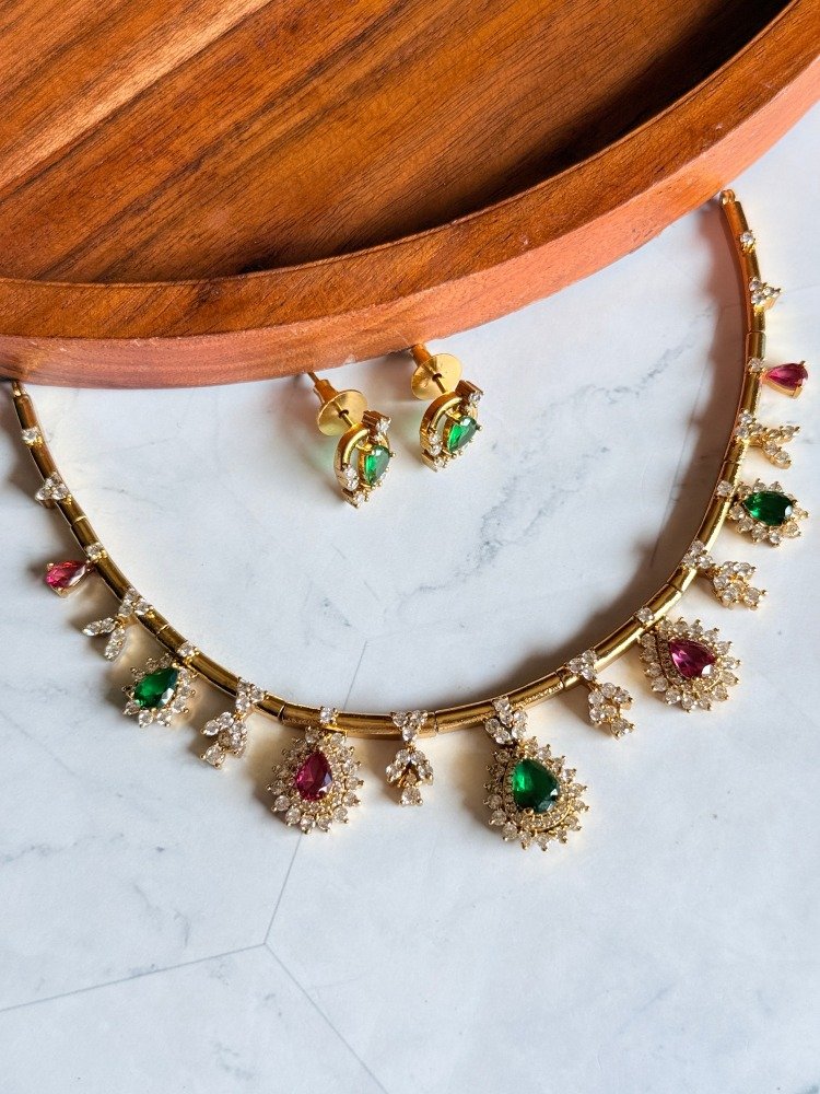 red-green-ad-necklace-set