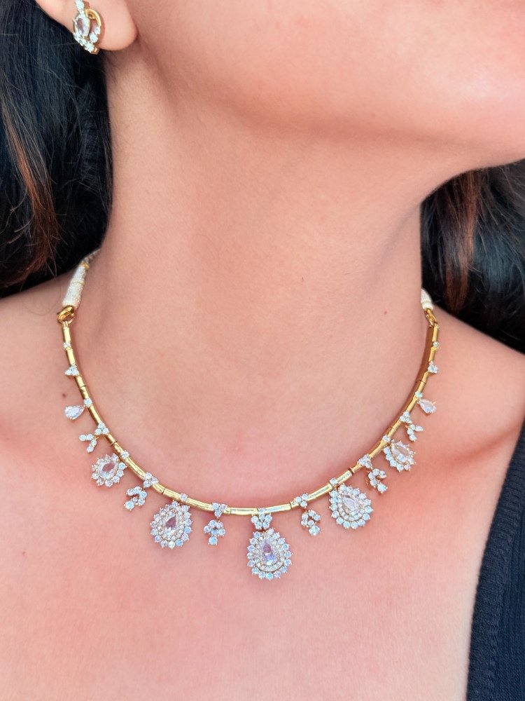 sleek-white-stone-necklace