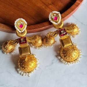 pink-kundan-jhumkas