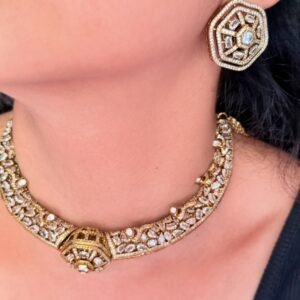 white-gorgeous-choker-set