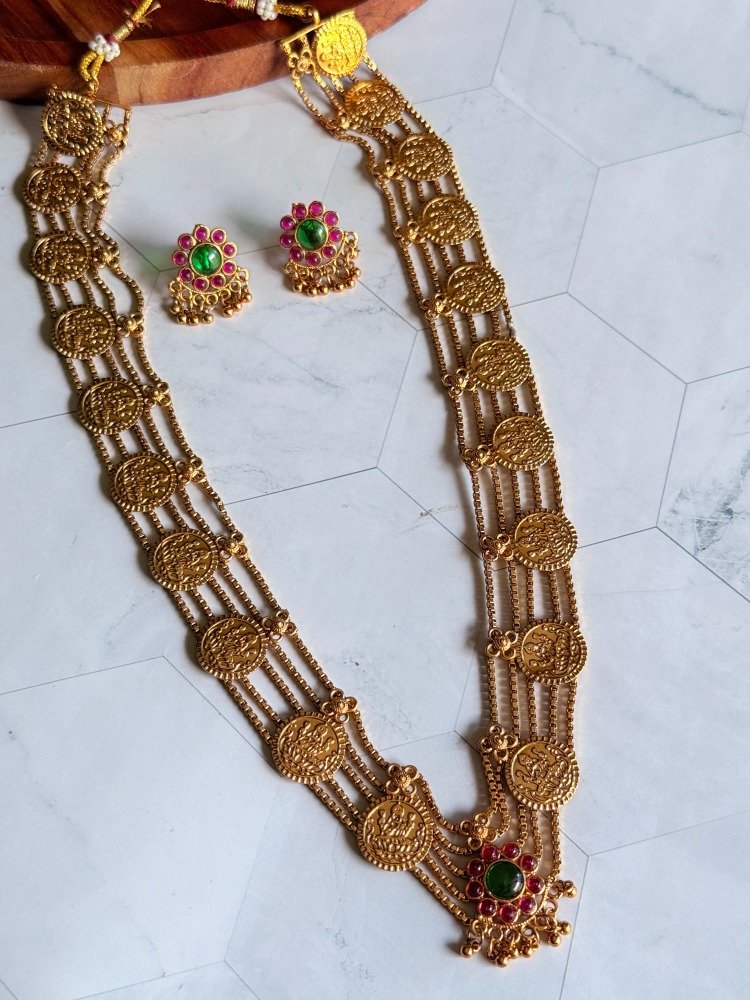 gini-layered-long-necklace-set