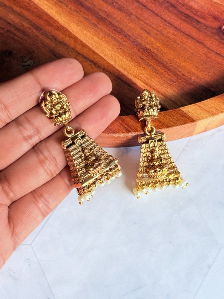 golden-temple-jhumkas