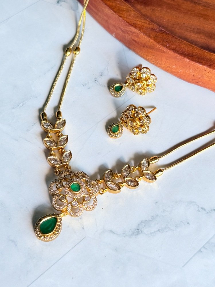 green-sleek-layered-necklace