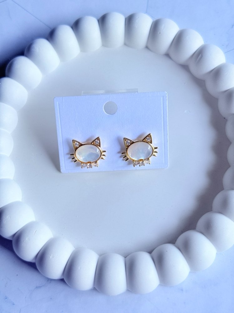 kitty-studs