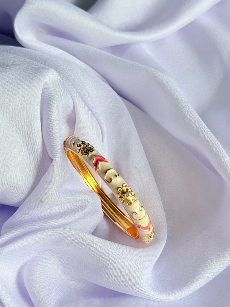 pink-bangle