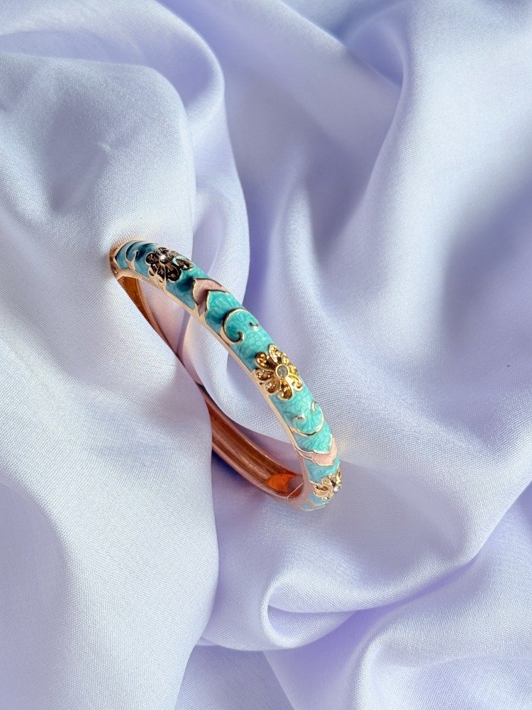 retro-blue-bangle