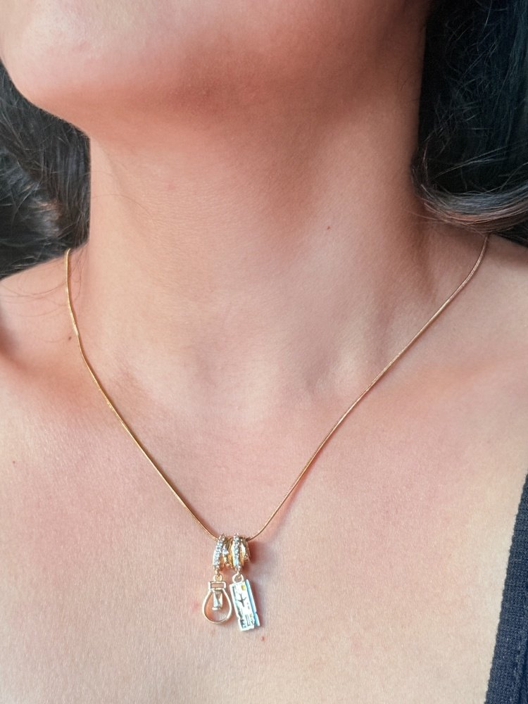sleek-pendant-western-necklace