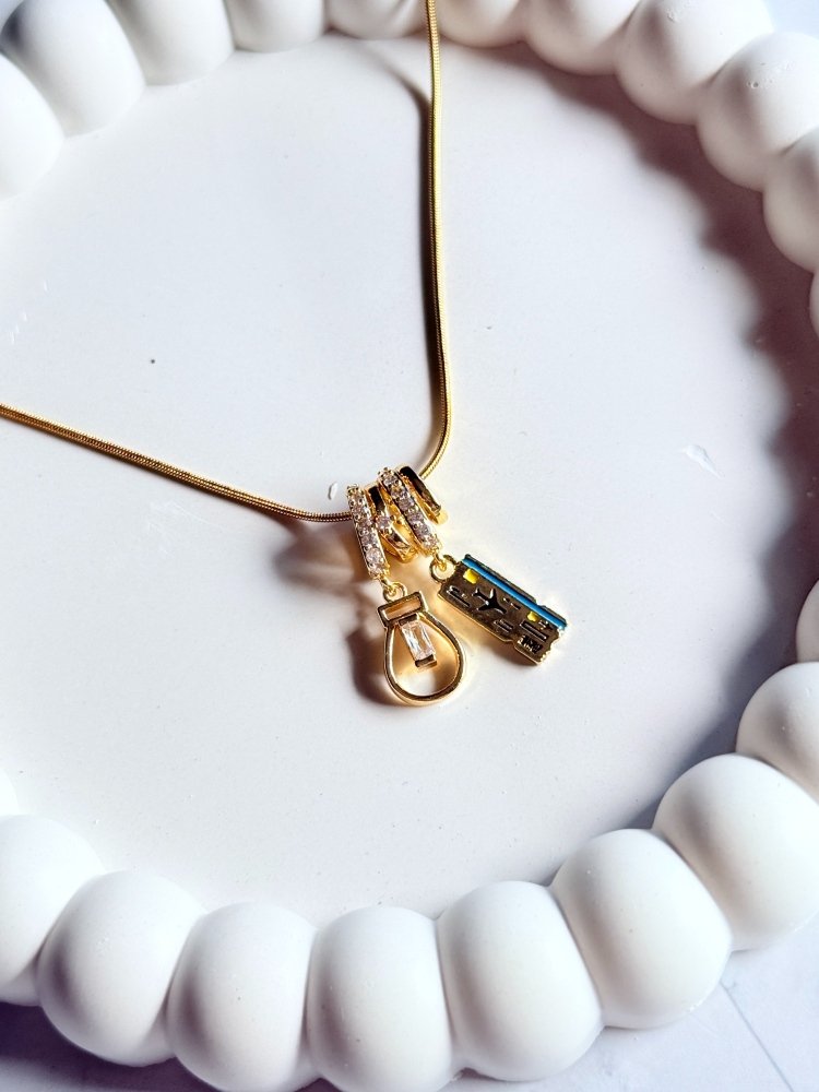 stone-pendant-necklace