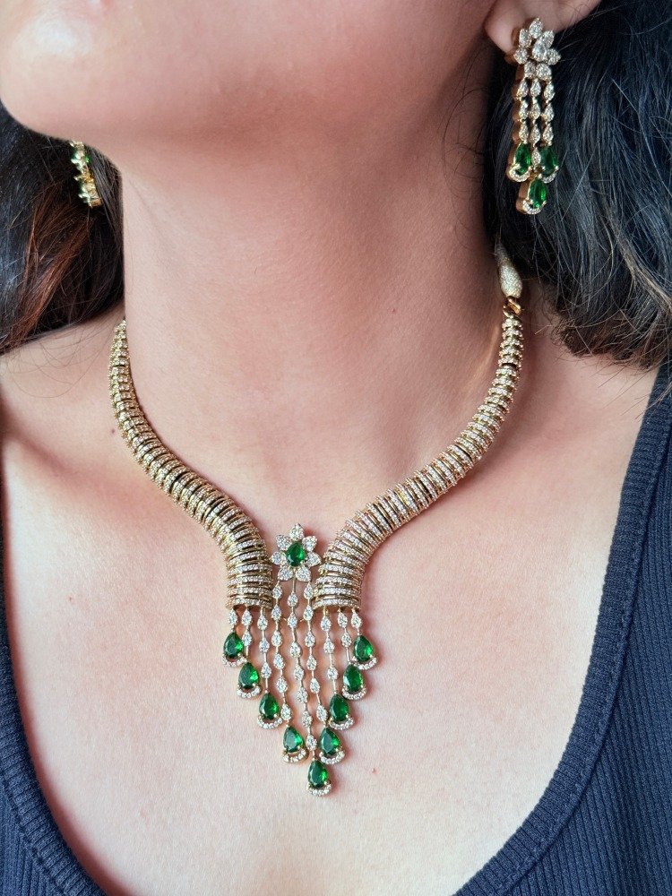 stylish-victorian-ad-necklace