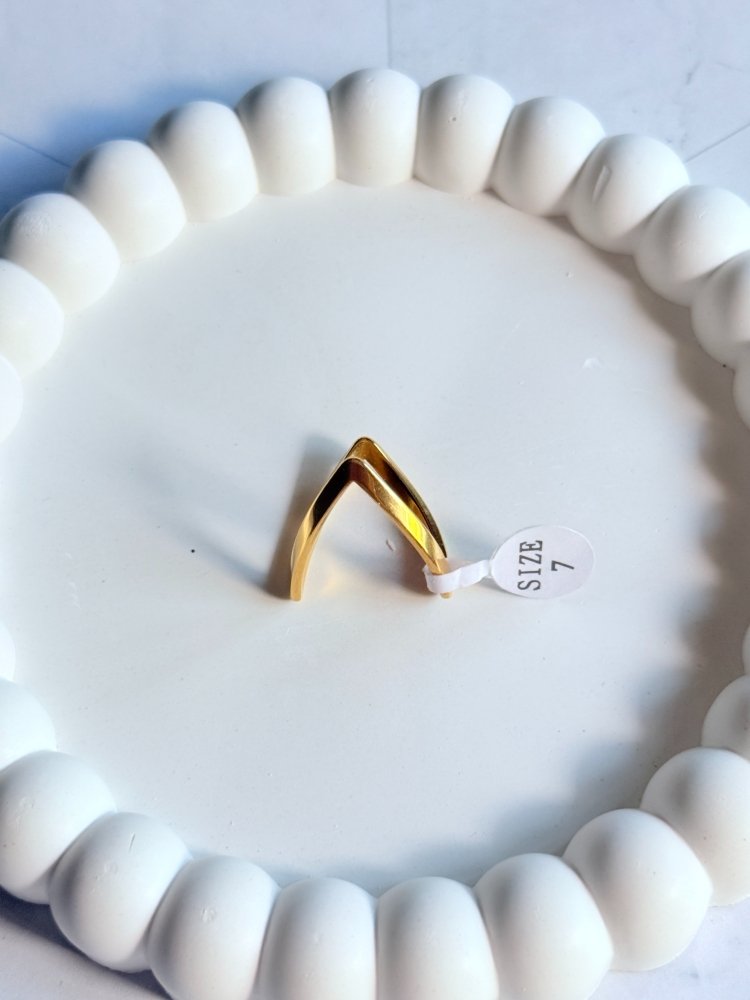 v-shaped-western-ring