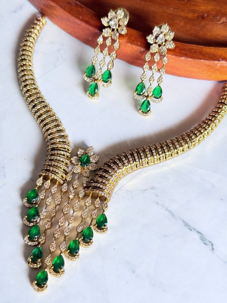 vioctorian-green-ad-necklace-set