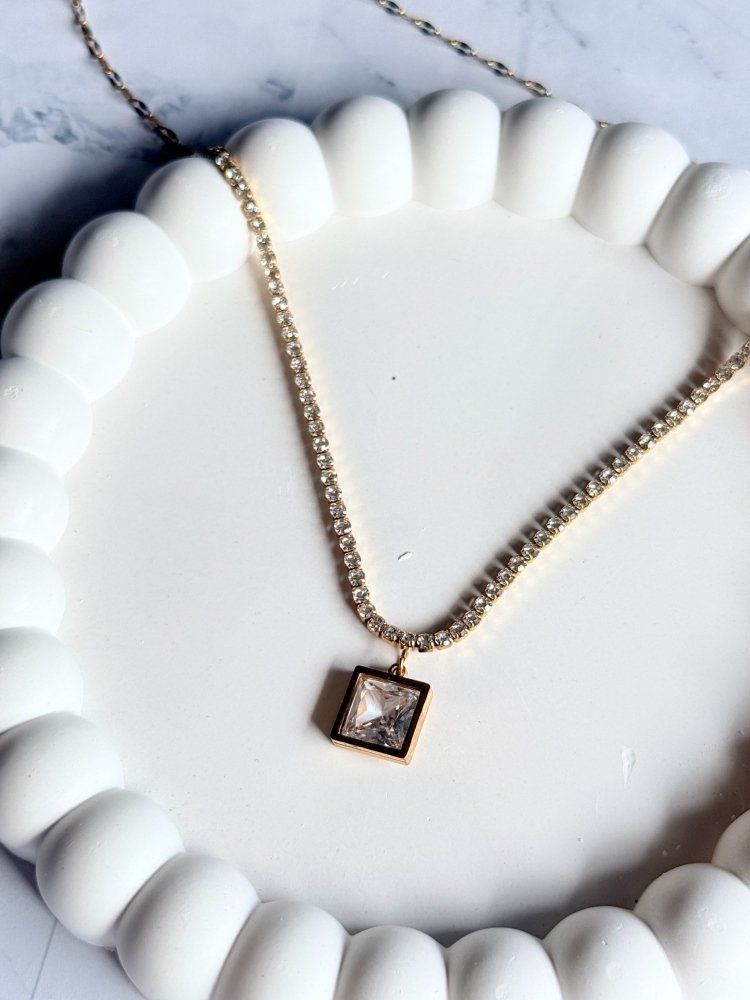 western-stone-pendant-necklace