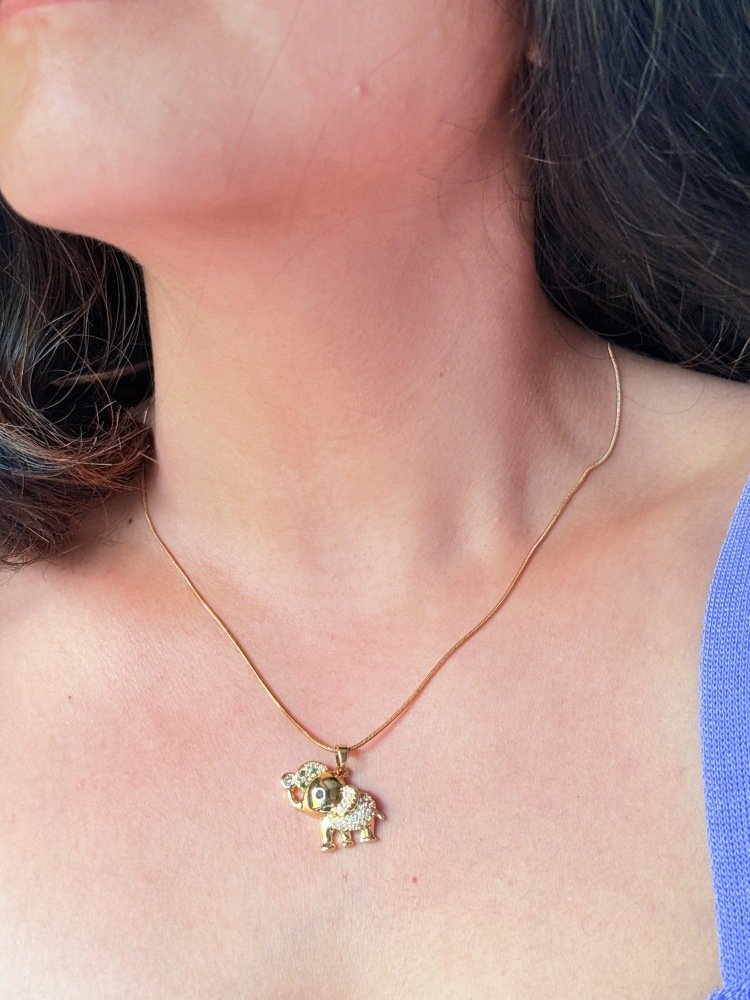 cute-elephant-necklace
