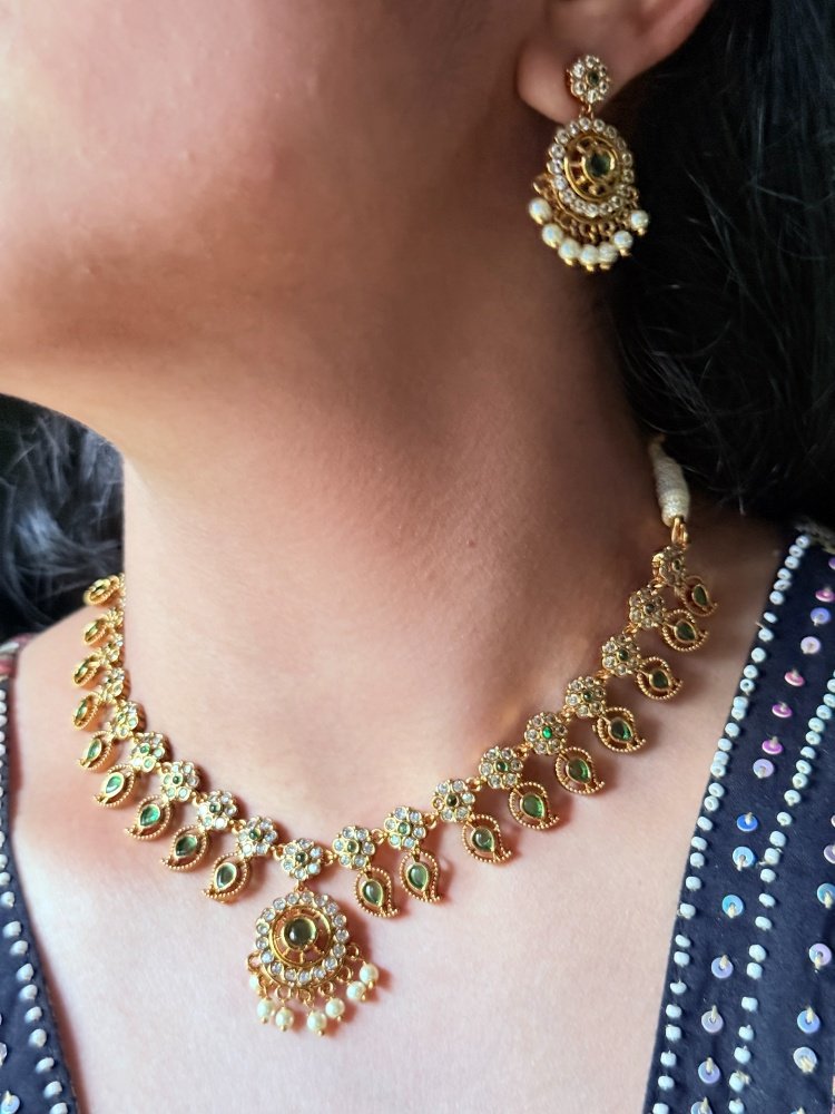 green-ad-necklace-set