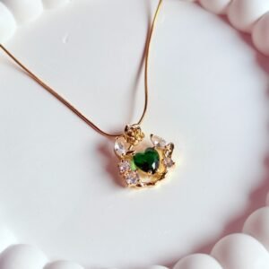 green-pendant-necklace