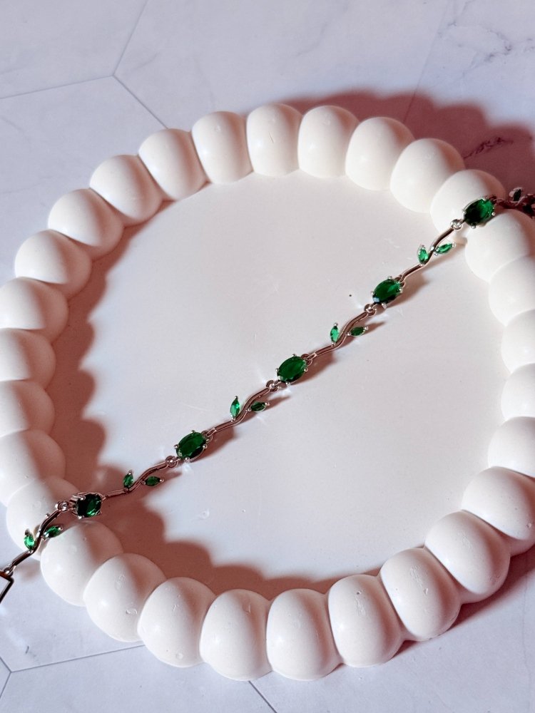 green-tulip-bracelet