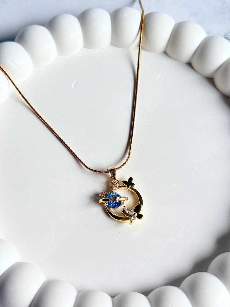 minimal-design-necklace