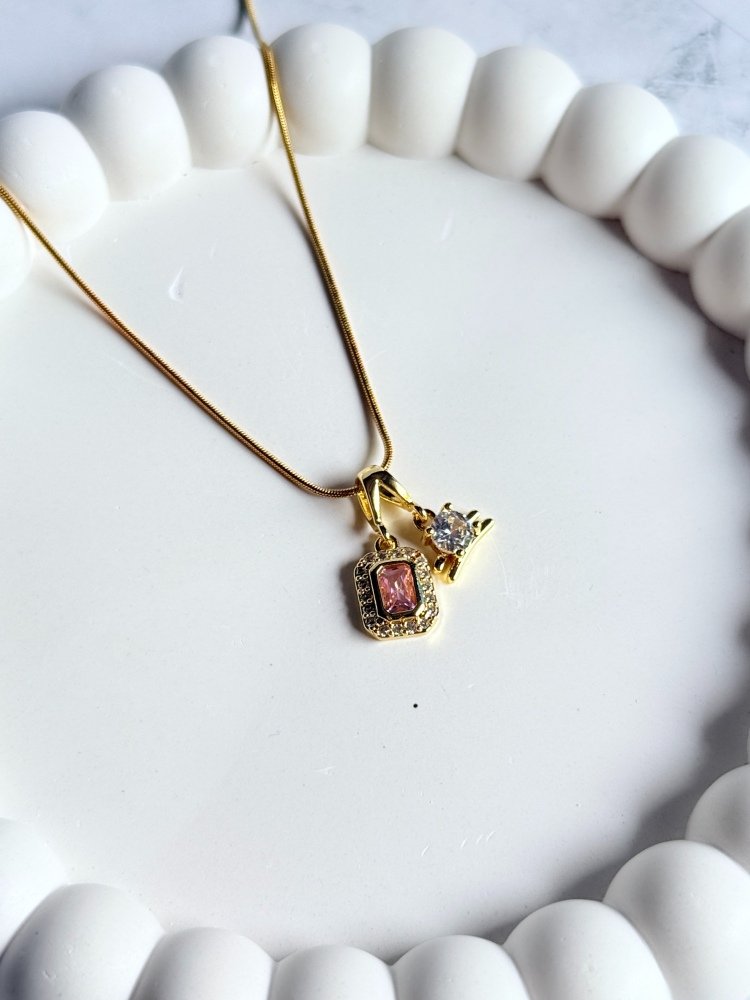 sleek-pink-pendant-necklace