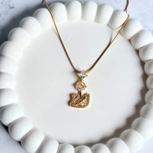 white-swan-necklace