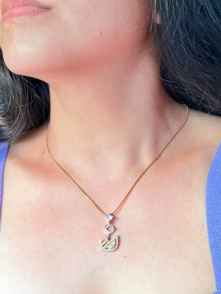 white-swan-western-necklace