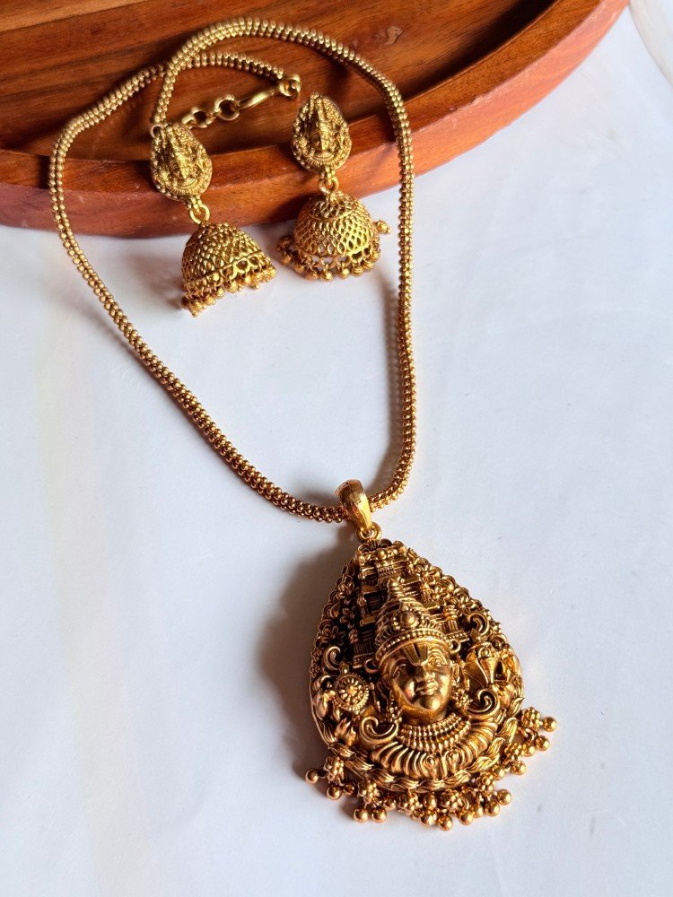 balaji-golden-necklace-set