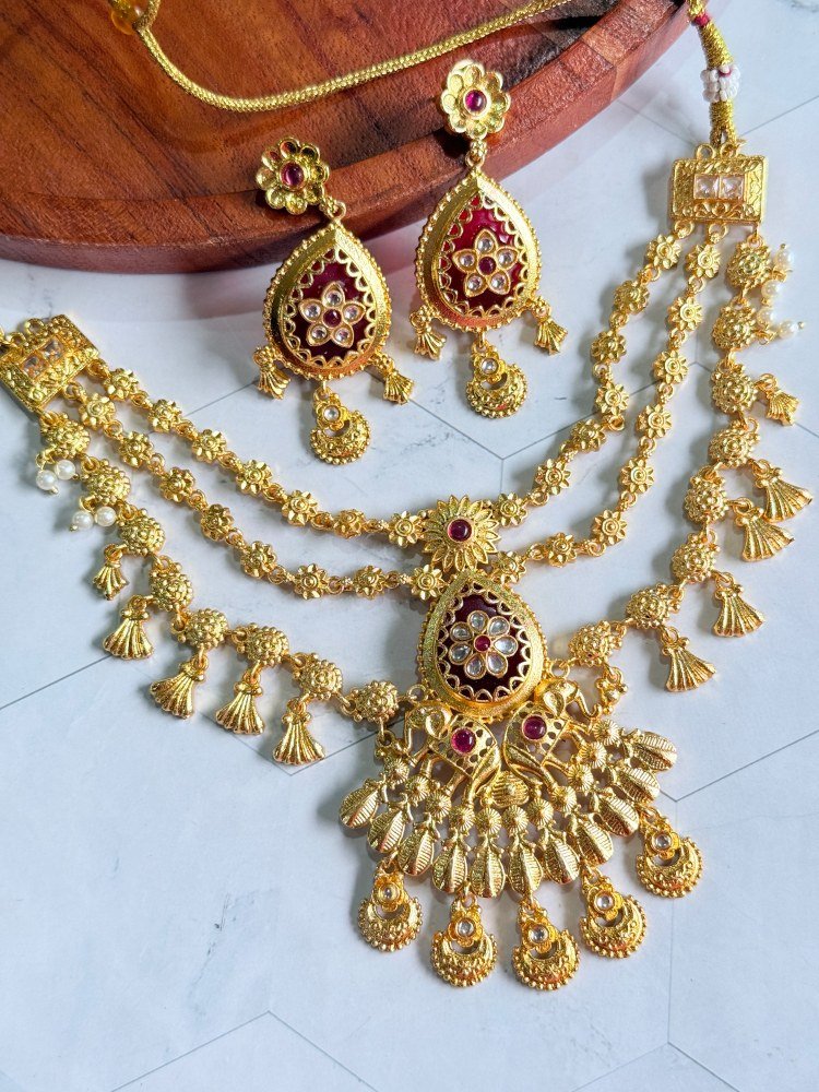 red-stone-gorgeous-necklace