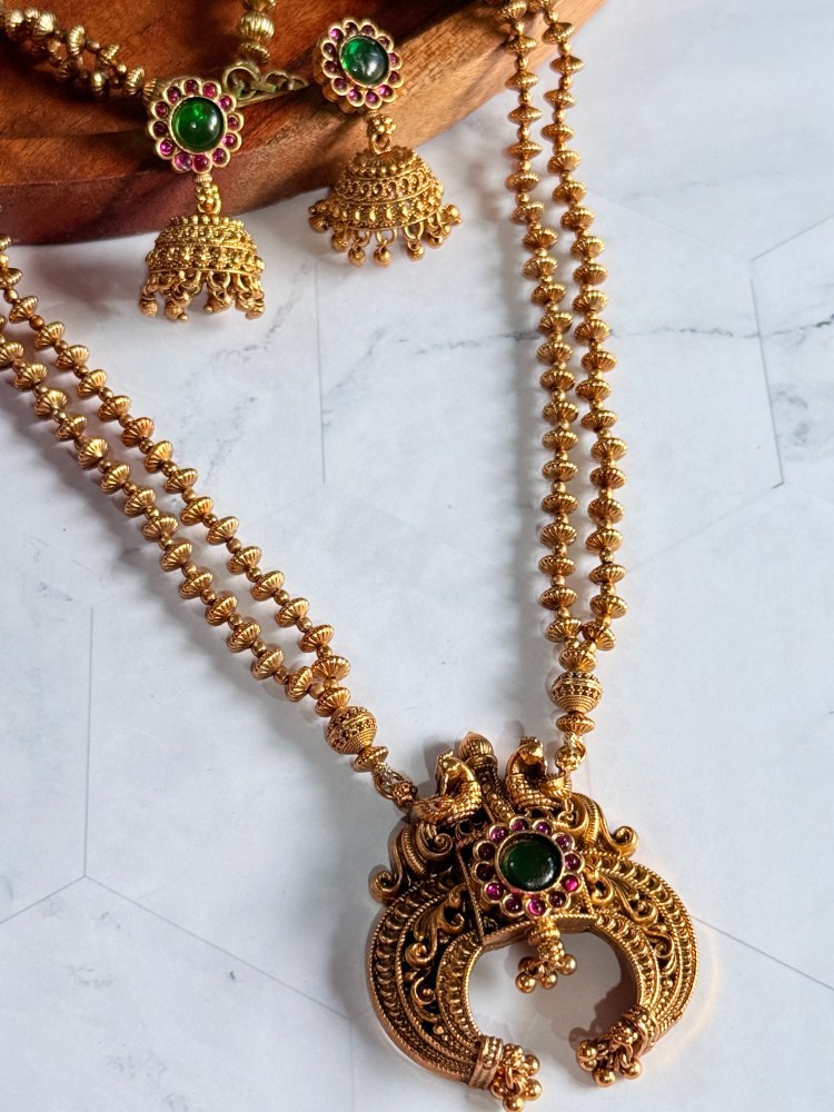 antique-temple-pendant-set