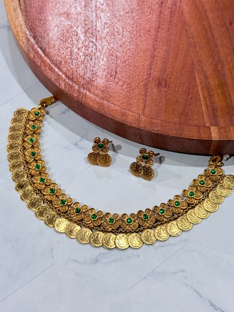 coin-motif-necklace-set