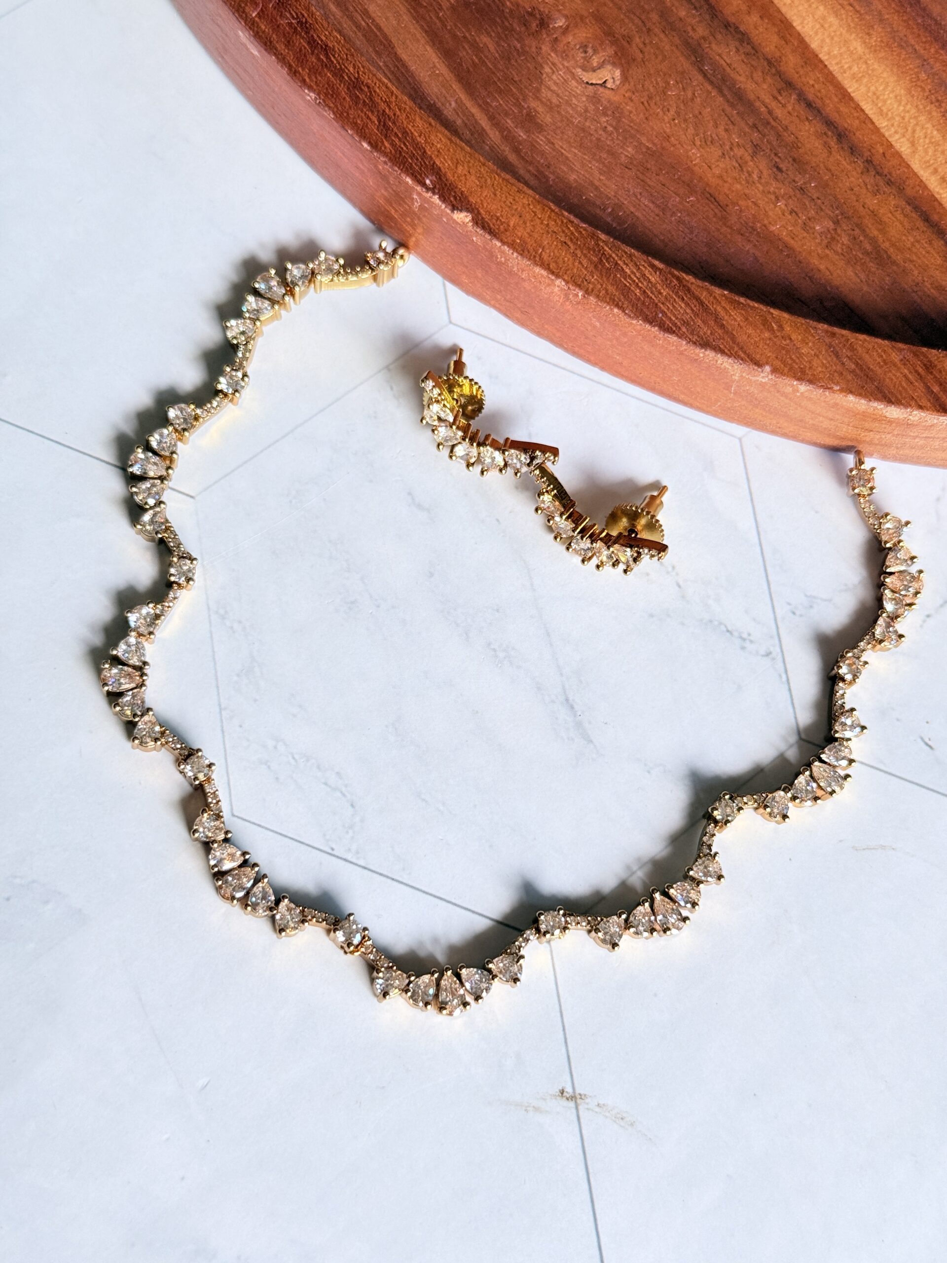 sleek-moon-stone-choker-set