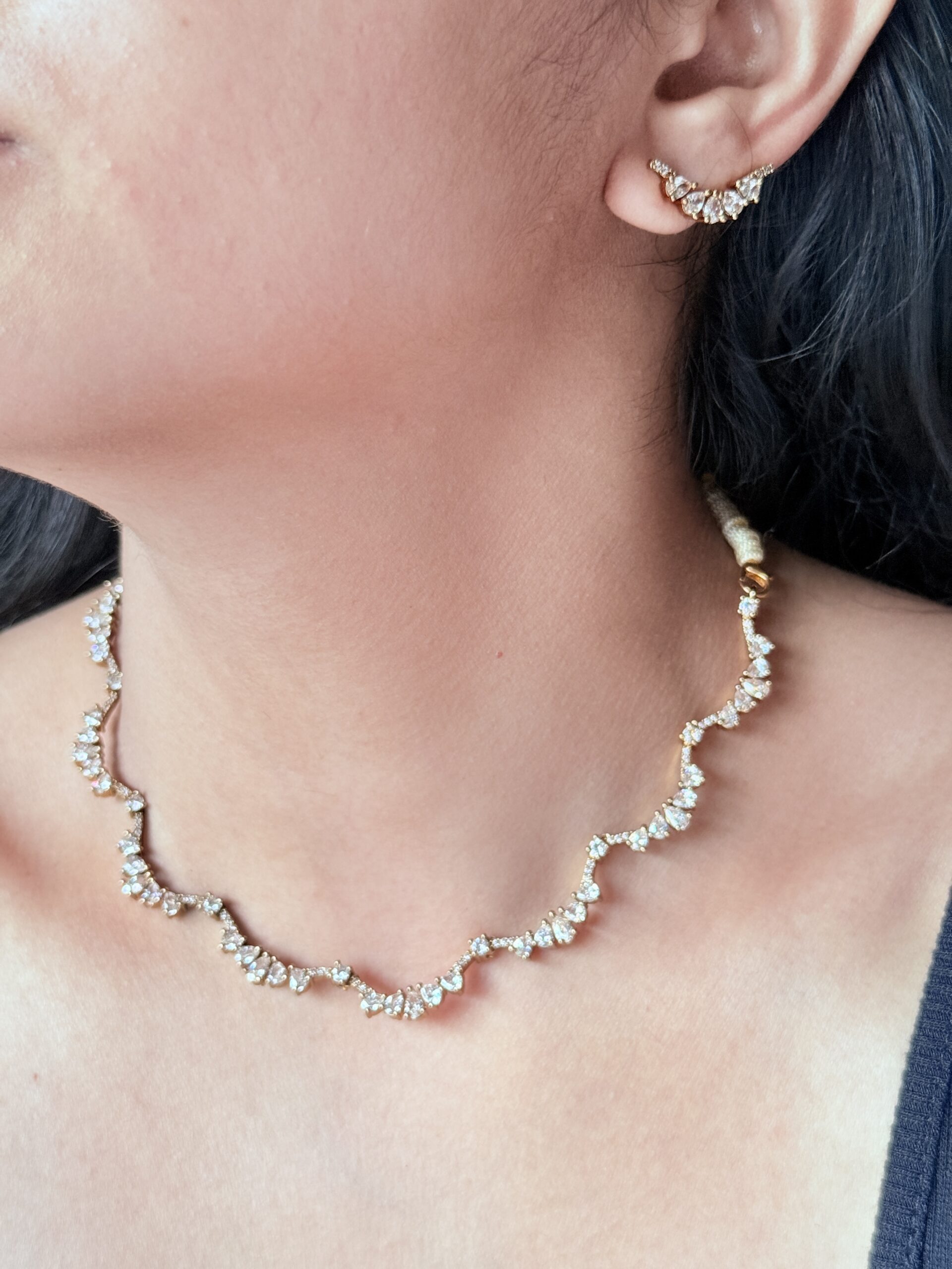 white-sleek-stone-choker-set