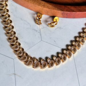 golden stone sleek necklace set golden-stone-sleek-necklace-set