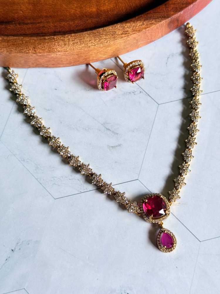 red-white-ad-necklace-set