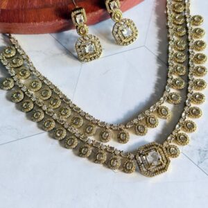 white-ad-layered-necklace-set