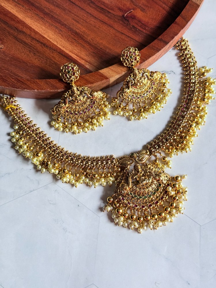 mahalakshmi-pearl-necklace-set