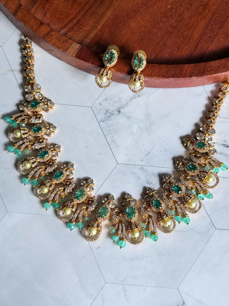 peacock-ad-necklace-set