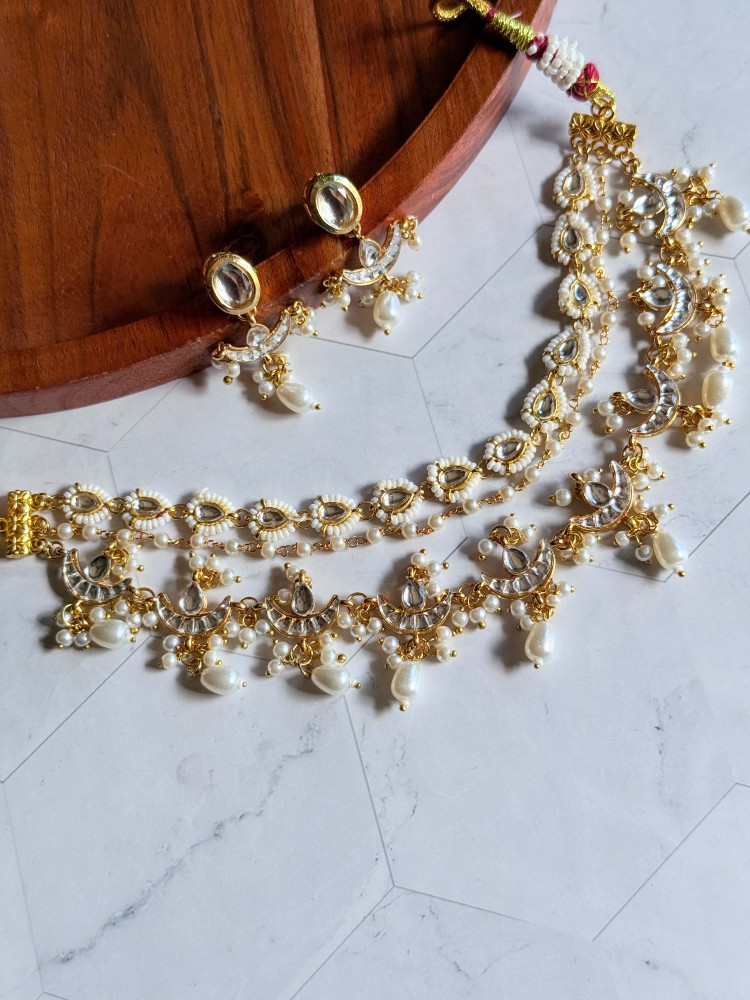 white-kundan-stone-set