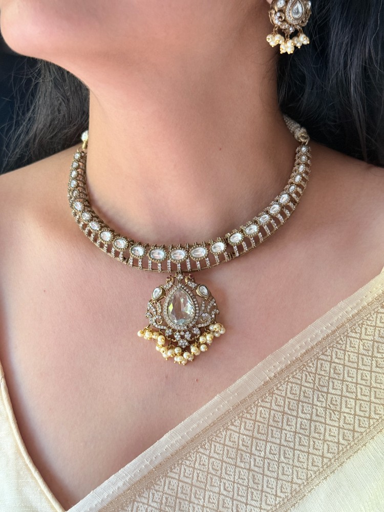 white-polki-stone-necklace-set